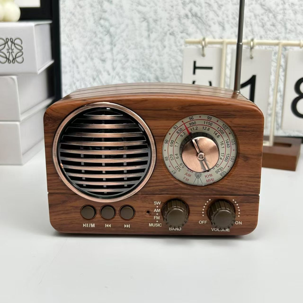 Portable AM FM Radio | Mains/Rechargeable Battery | Wood Effect | Retro Style