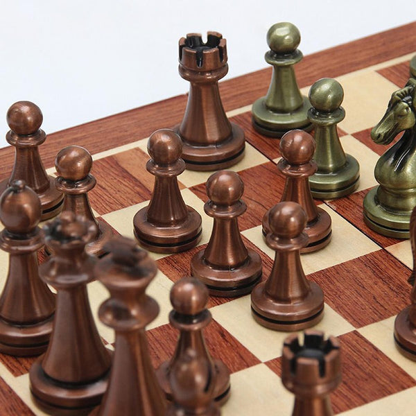 Upscale Metal Chess Set Foldable Wooden Chess Board Zinc Alloy Chess Pieces