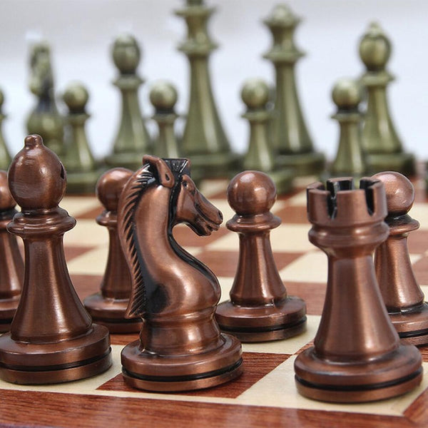 Upscale Metal Chess Set Foldable Wooden Chess Board Zinc Alloy Chess Pieces