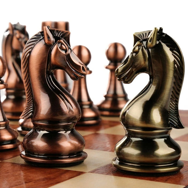 Upscale Metal Chess Set Foldable Wooden Chess Board Zinc Alloy Chess Pieces